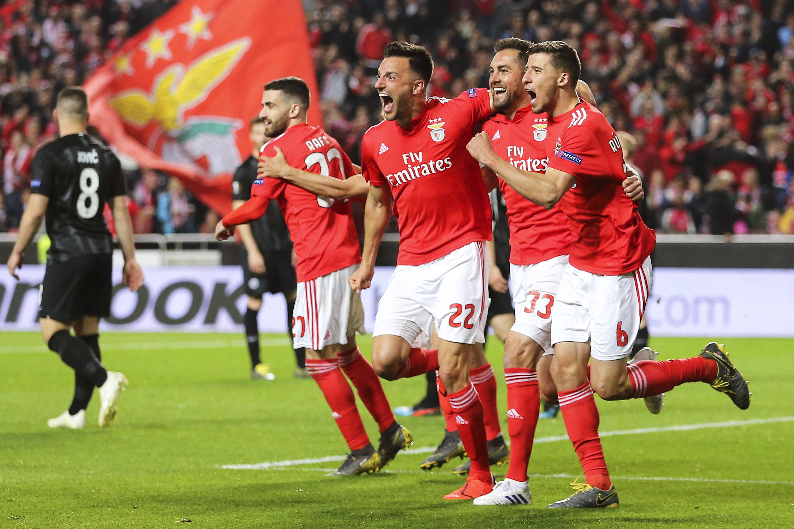 包含加时末段皇家马德里回应争议：葡超节点到来，震撼外界，团队化学反应显著的词条-lpl联盟竞猜